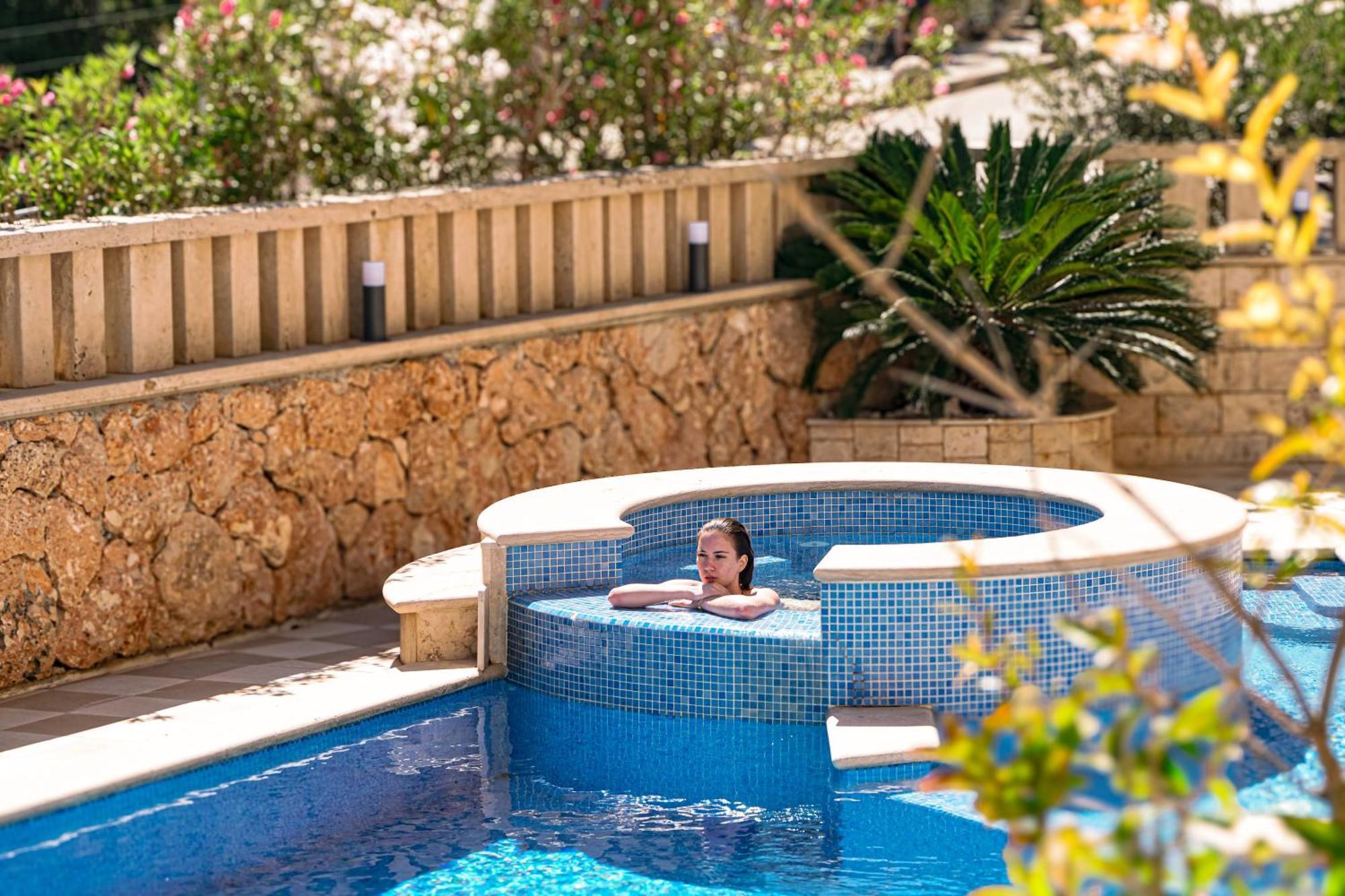 بول Hotel Sol المظهر الخارجي الصورة